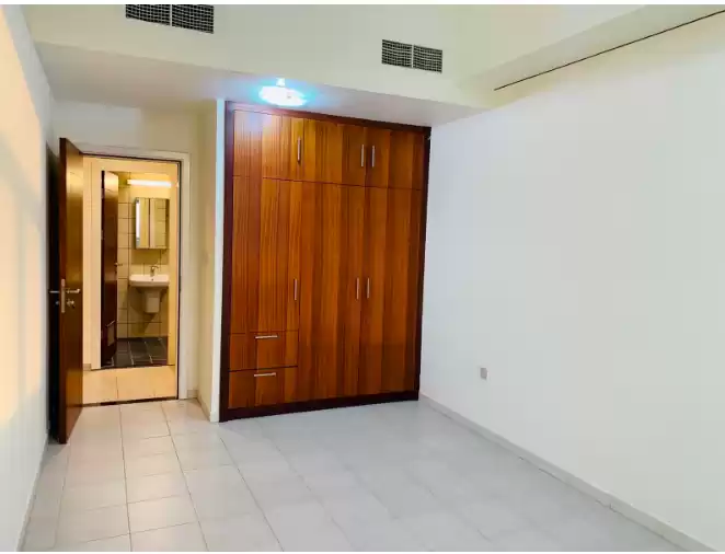 yerleşim Hazır Mülk 2 yatak odası U/F Apartman  kiralık içinde Al Sadd , Doha #7625 - 1  image 